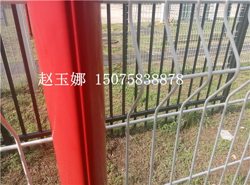 桃型柱护栏网，熔坚固美观于一身的护栏网产品