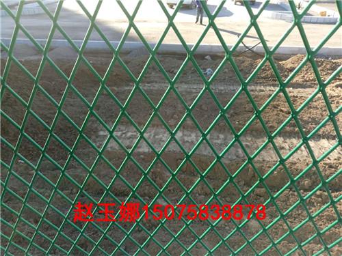 钢板网式隔离网