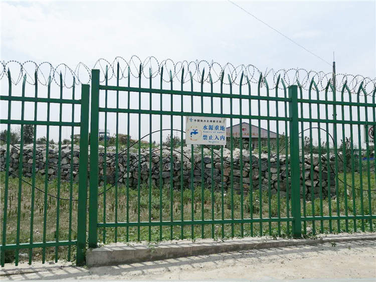 自然保护区护栏围栏用品，自然资源浸塑铁丝网