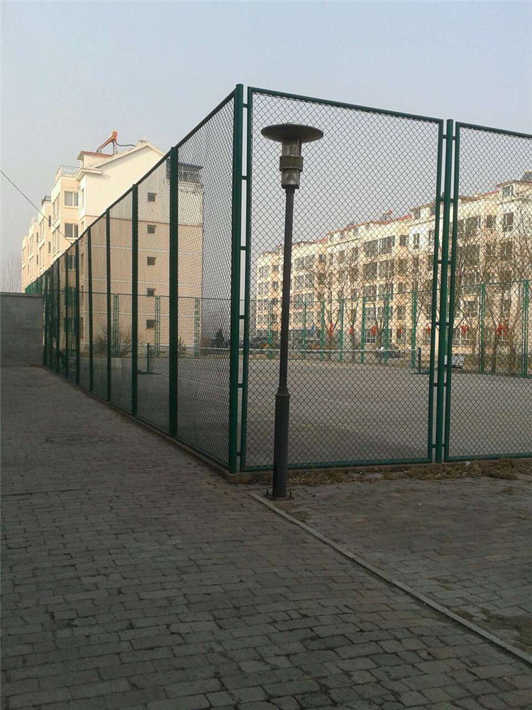 运动场围网不同场所的选择方法