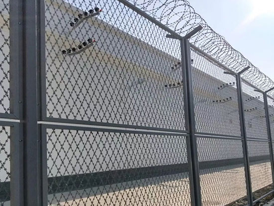 bto-22焊接菱形孔刀片刺网
